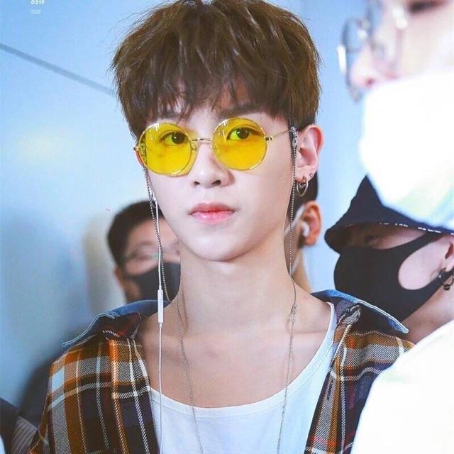 Dây đeo kính ulzzang chain hot trend Hàn Quốc beo chan