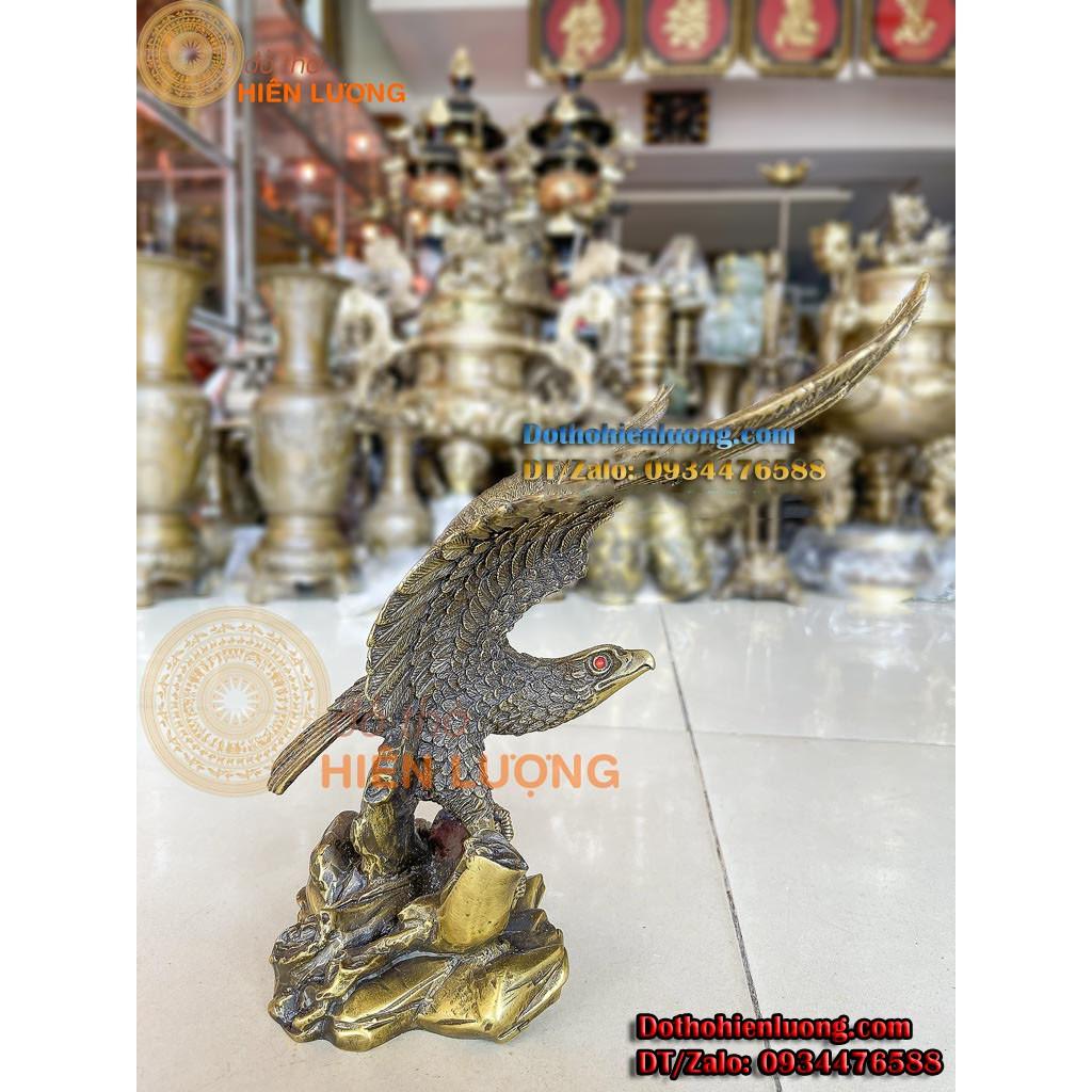 Tượng Linh Vật Đại Bàng Tung Cánh Đậu Cành Cây Màu Nâu Bằng Đồng Cao 26cm Loại Đẹp
