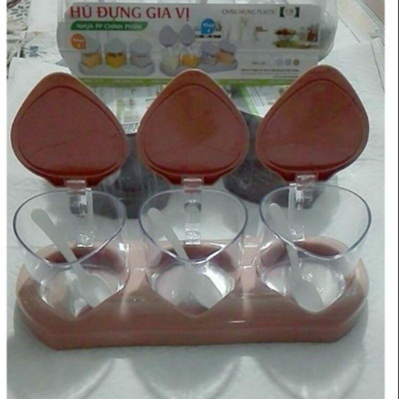 Hủ đựng gia vị 3/4 cái nhựa Châu Hưng - kèm muỗng và khay đựng