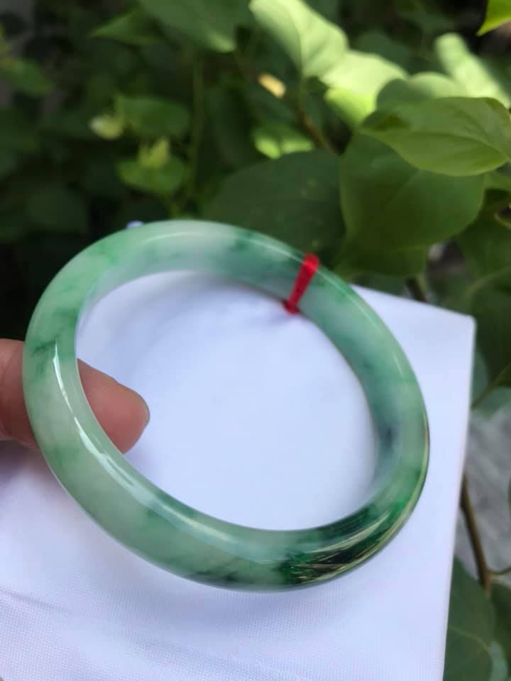 Vòng Cẩm Thạch Tự Nhiên BẢN HẸ SƠN THỦY NI53 LIỀN KHỐI Vòng BÓNG ĐẸP MÀU XANH NGỌC NHẸ ĐIỂM VÂN XANH ĐÂMJ NỮ MỆNH MỘC HỎA 51KG - 62KG
