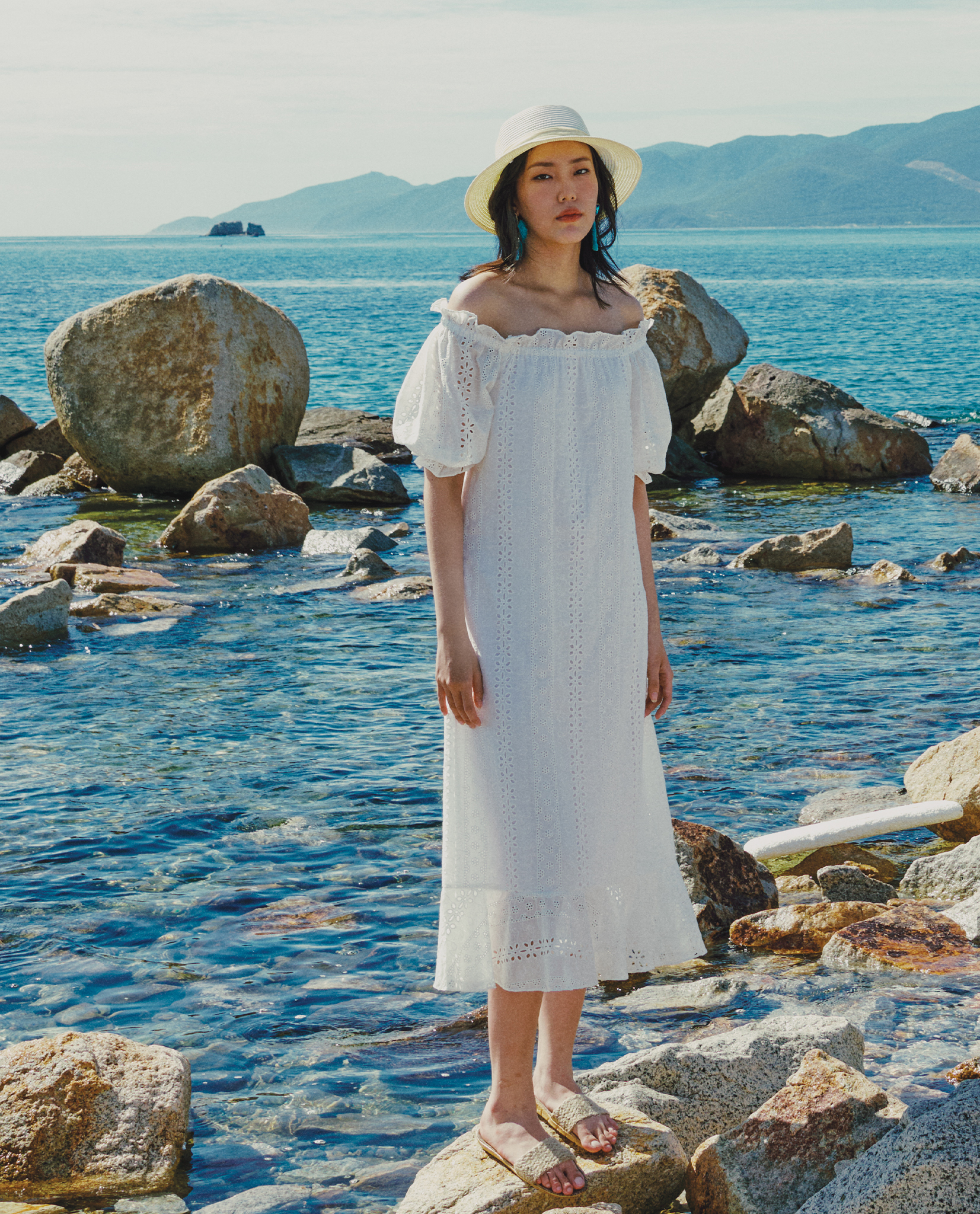 Đầm Trễ Vai Thêu Hạ Vũ DRE225 thời trang thiết kế Hity