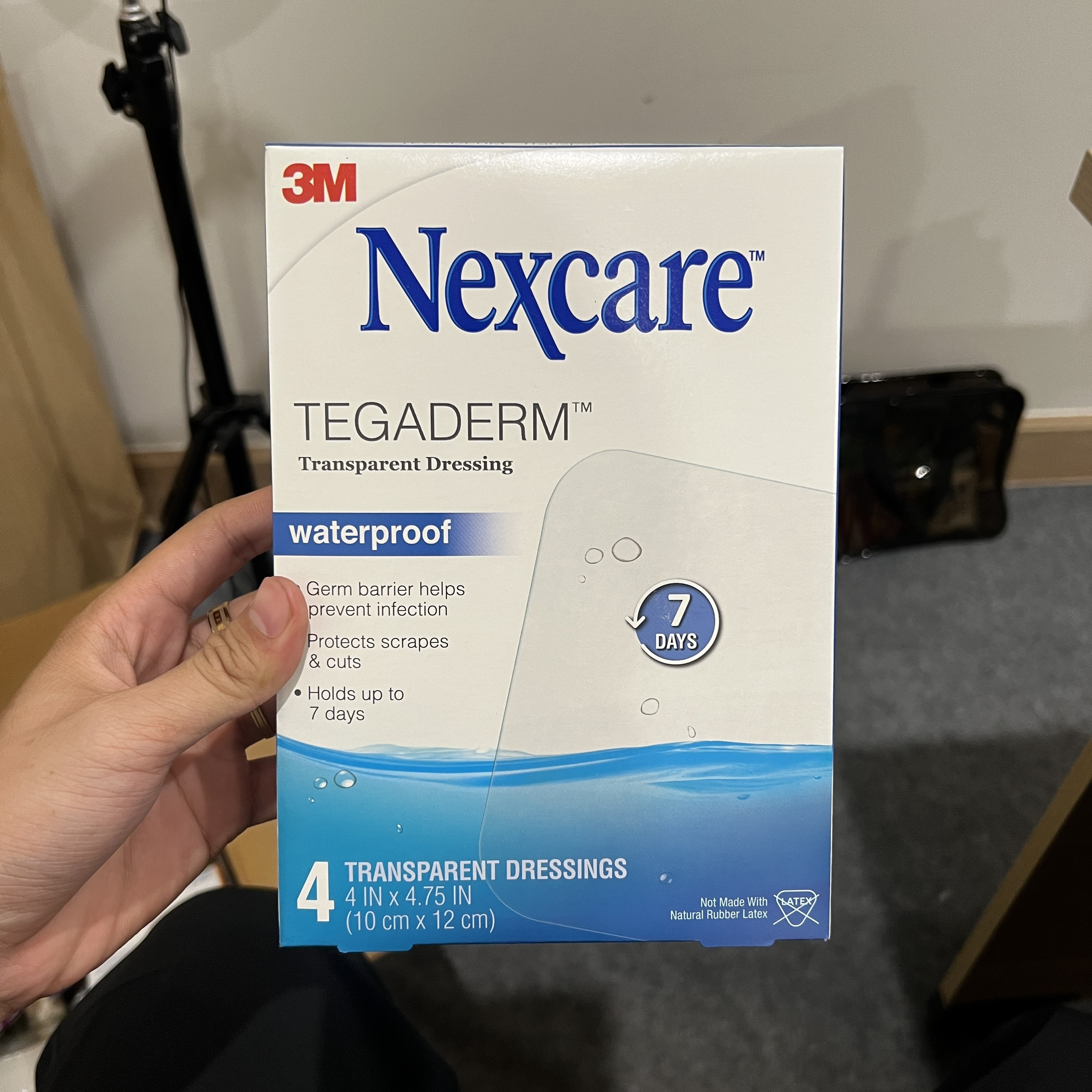 Hộp 4 miếng gạc vô trùng chống thấm nước Nexcare H1626, kích thước 101mm x 120mm