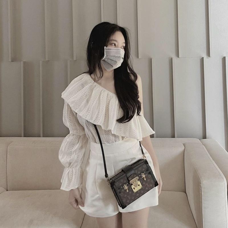 Sét Áo Trắng Ren Hoa Lệch Vai Mix Short Trắng Sét Siêu Xinhhh