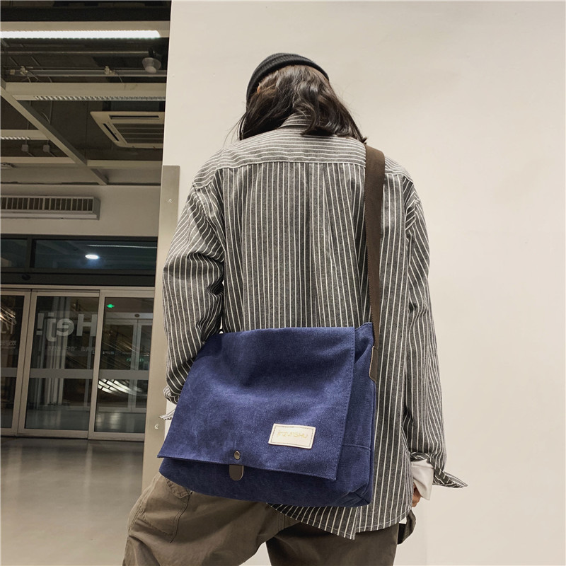 Túi đeo chéo nữ phong cách dễ thương – BEE GEE DCNU1092