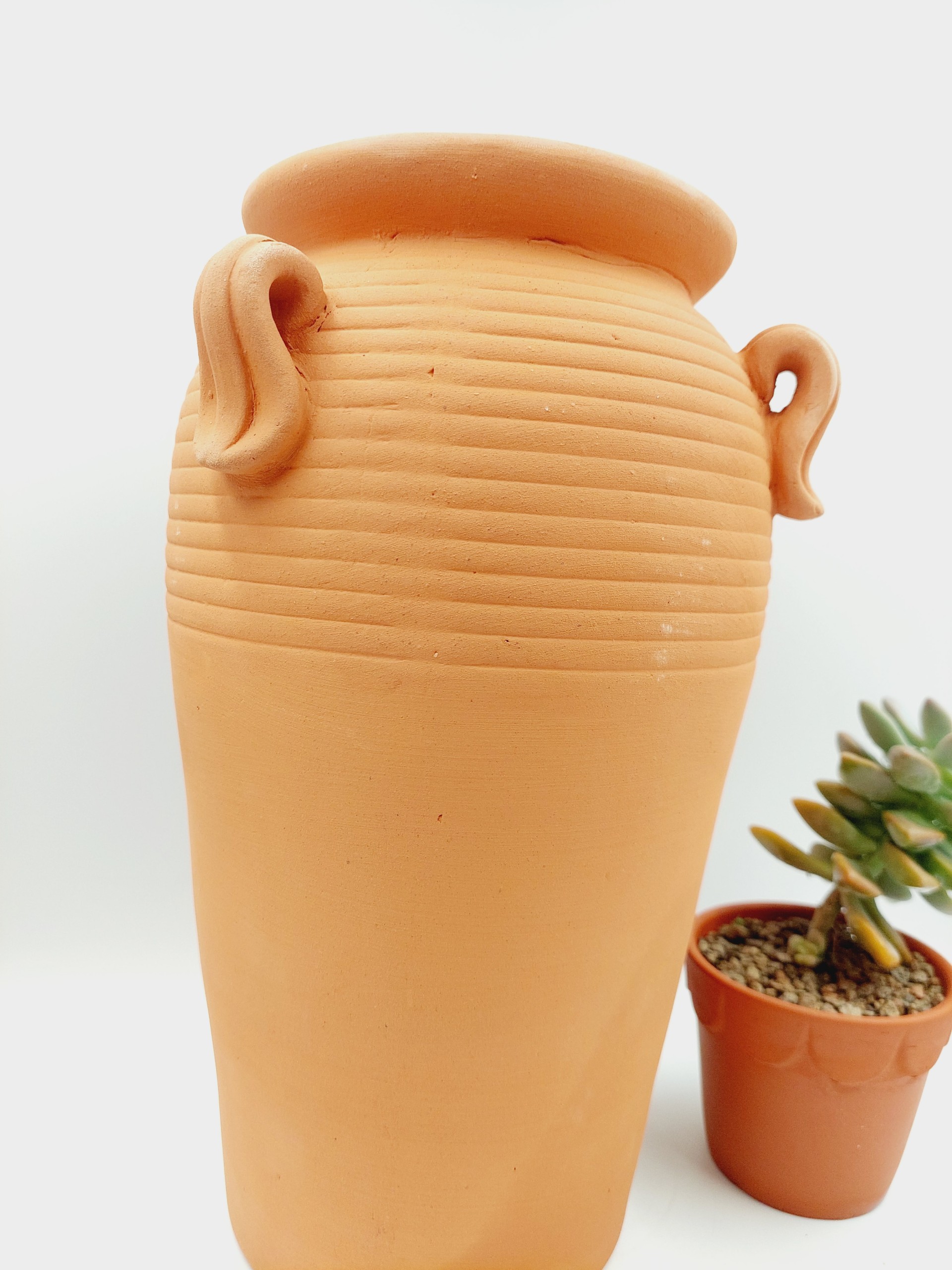 Chậu đất nung, chậu sen đá - Bình quai 1330, đường kính miệng tầm 13cm, chiều cao 30cm