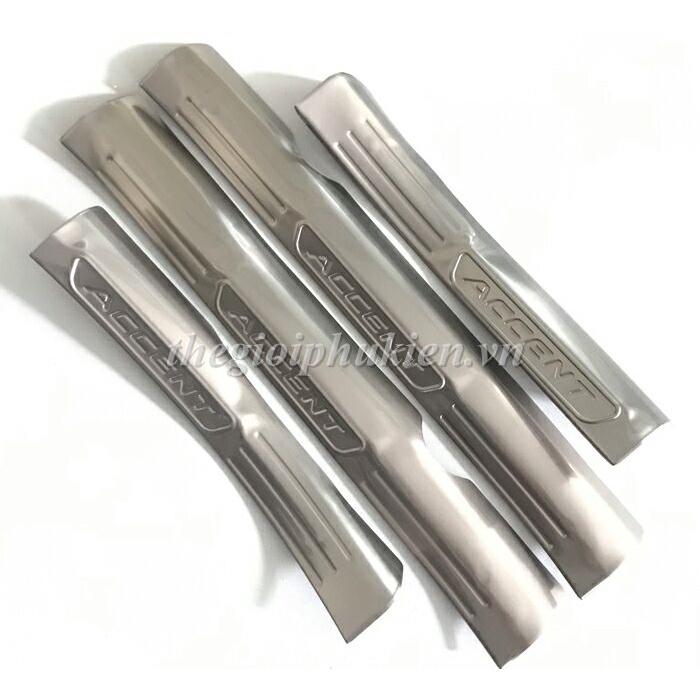 Bộ sản phẩm ỐP BẬC CỐP VÀ BẬC CỬA Inox xe Hyundai Accent 2021