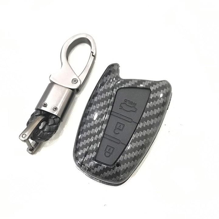 Ốp bọc chìa khóa xe Hyundai Santafe 2014-2018 vân Carbon kèm móc đeo INOX