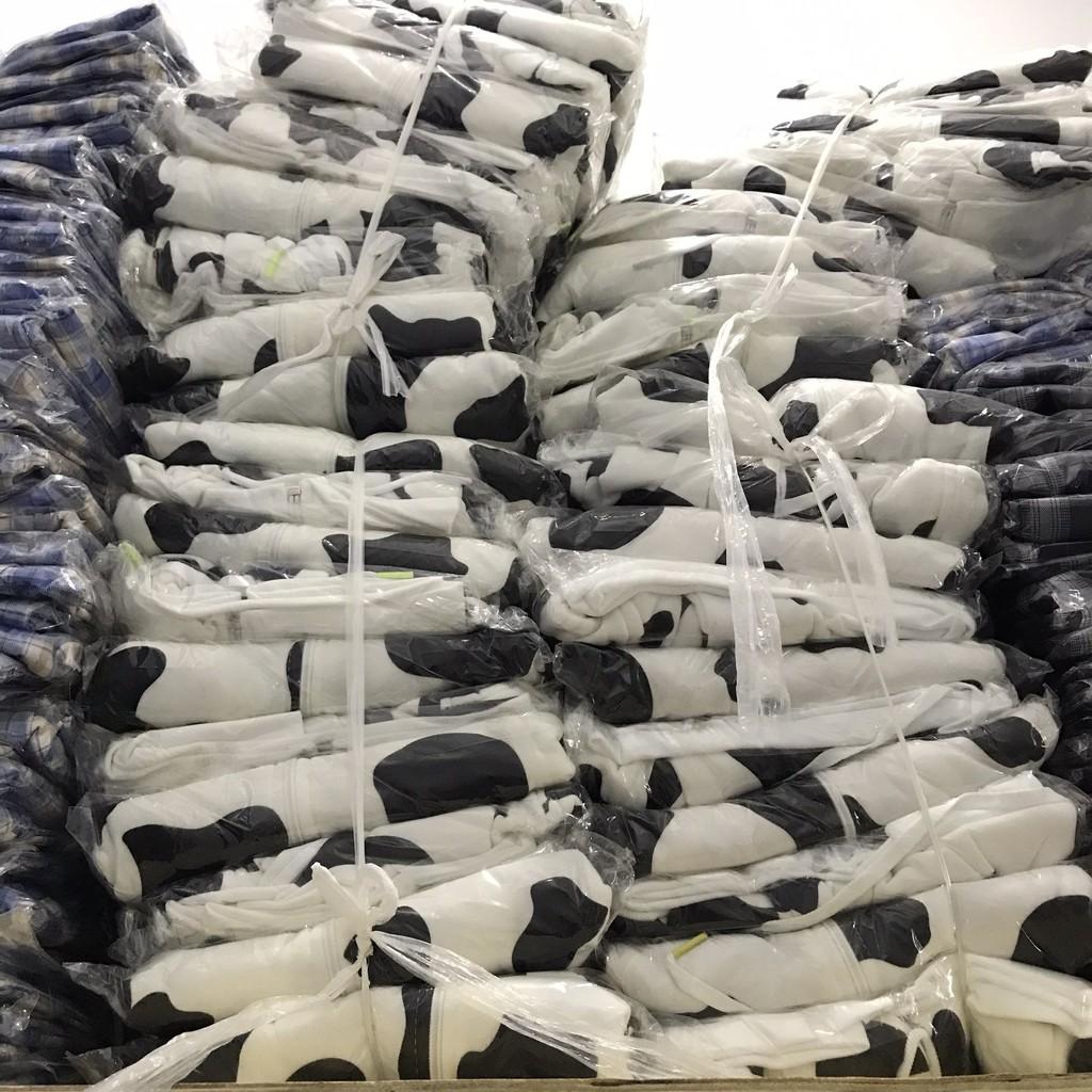 Áo Khoác Bò Sữa . Chất nỉ ngoại dày đẹp mịn ko xù,. Form Unisex Nam Nữ mang ok