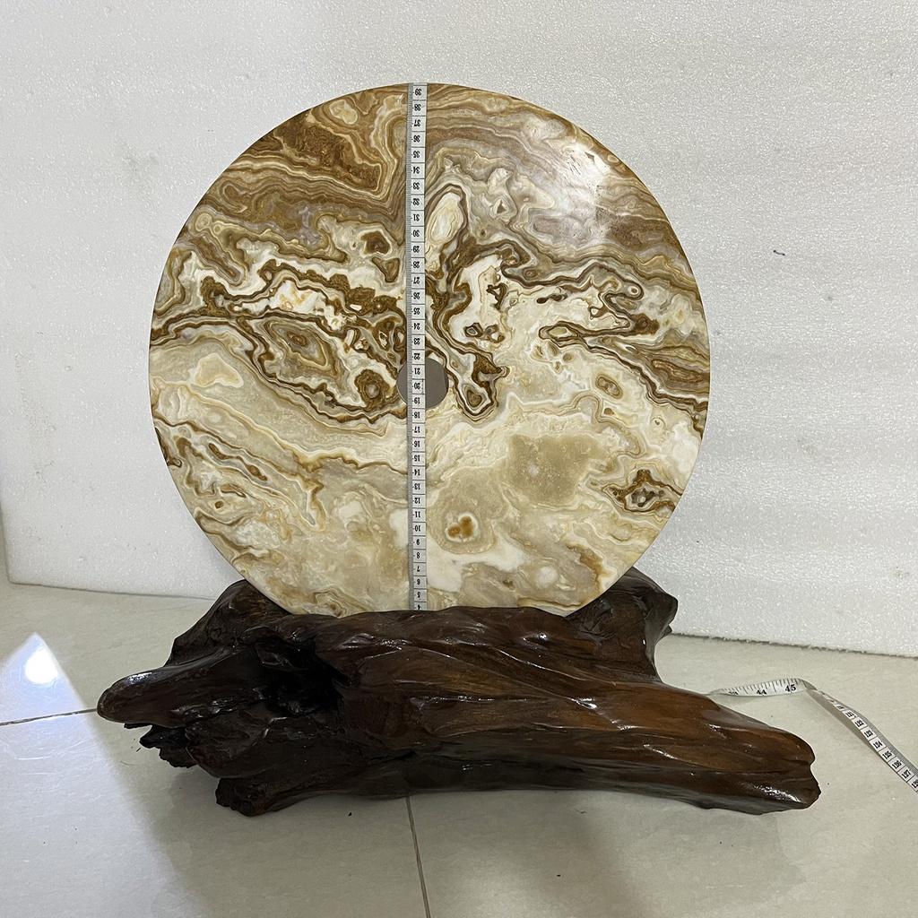 Đồng điếu, đồng điếu đá thật màu vàng vân đường kính 39 cm chân đế gỗ rừng cho mệnh Kim và Thổ