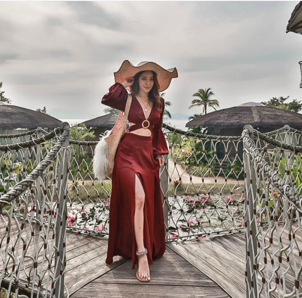 Đầm maxxi phi khoen đỏ