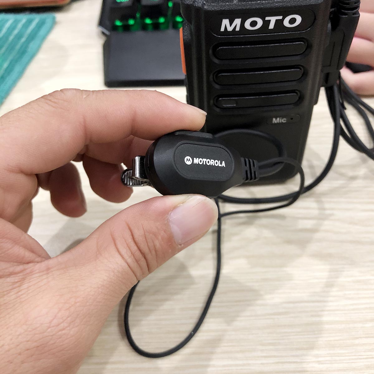 Tai nghe bộ đàm Motorola | Tai nghe kèm Mic cho bộ đàm Motorola - Hàng nhập khẩu