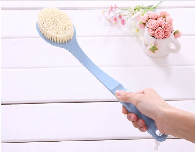 Dụng cụ kỳ cọ massage lưng tay cầm tiện dụng