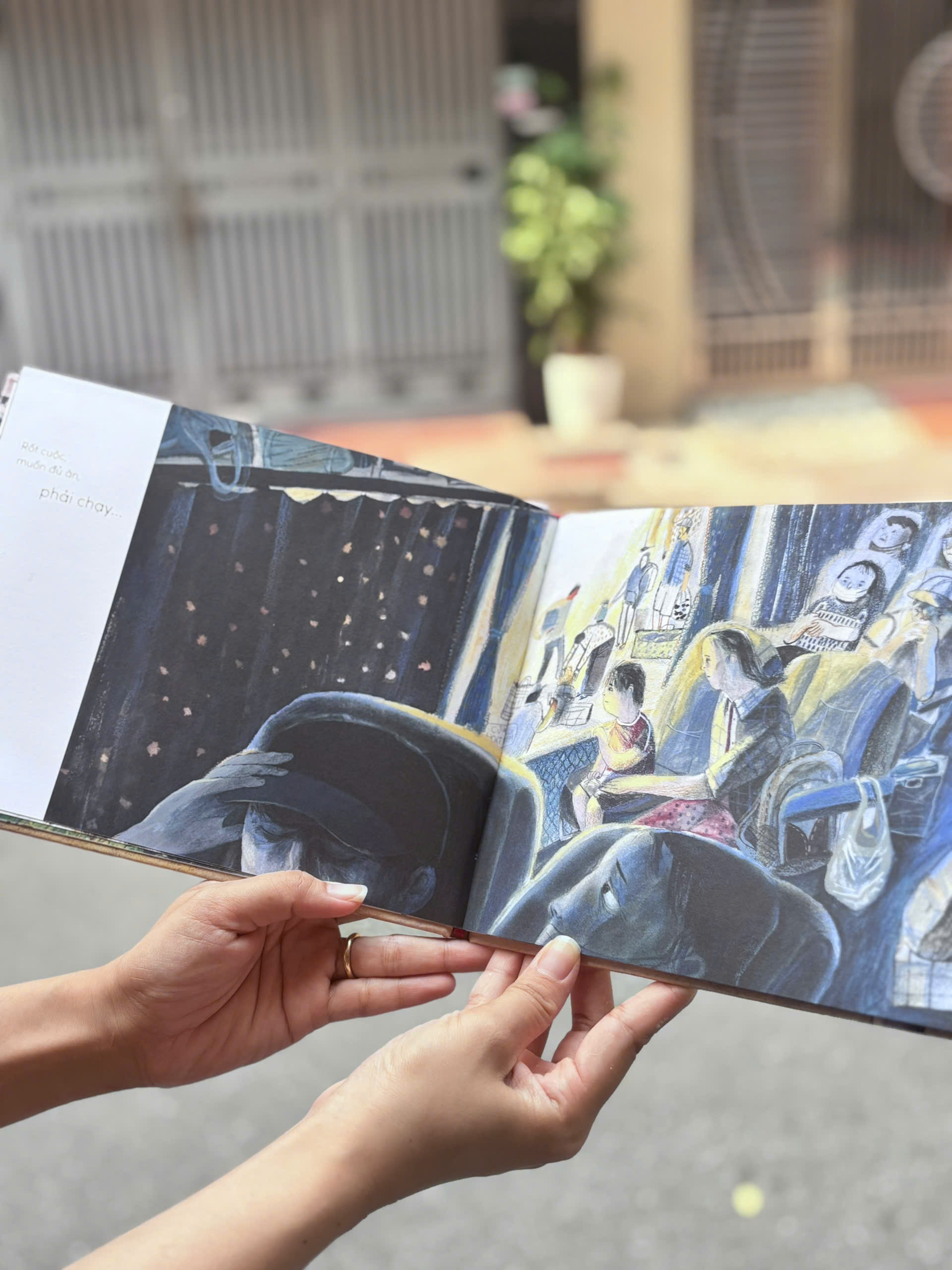 (Bìa cứng in màu) CHẠY MƯA CHẠY NẮNG - Quỳnh Hương (Hũ) sáng tác | MAG minh hoạ - Slowbooks