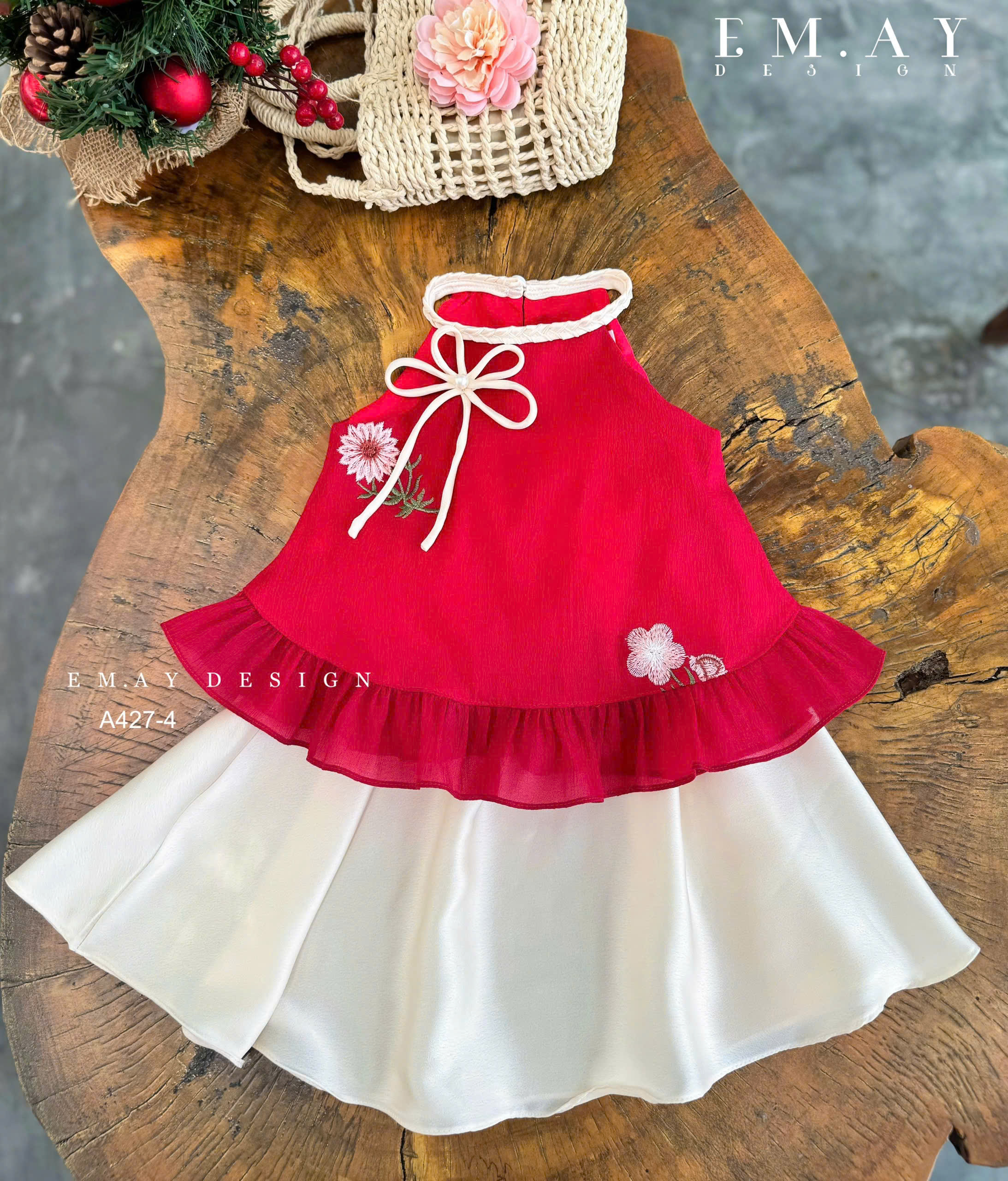 Set váy yếm đào cho bé gái đi chơi lễ tết noel giáng sinh năm mới biểu diễn đẹp chất lụa mát