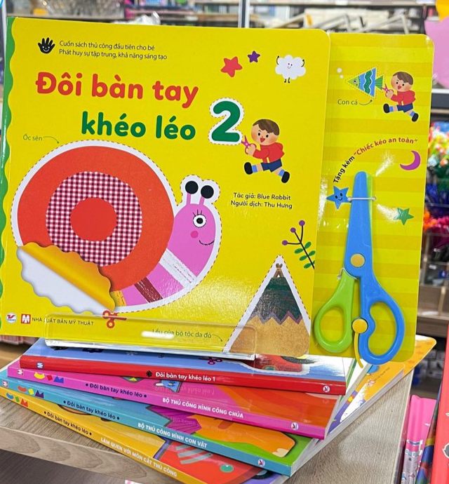 Thủ công  Đôi bàn tay khéo léo  - Bản Quyền