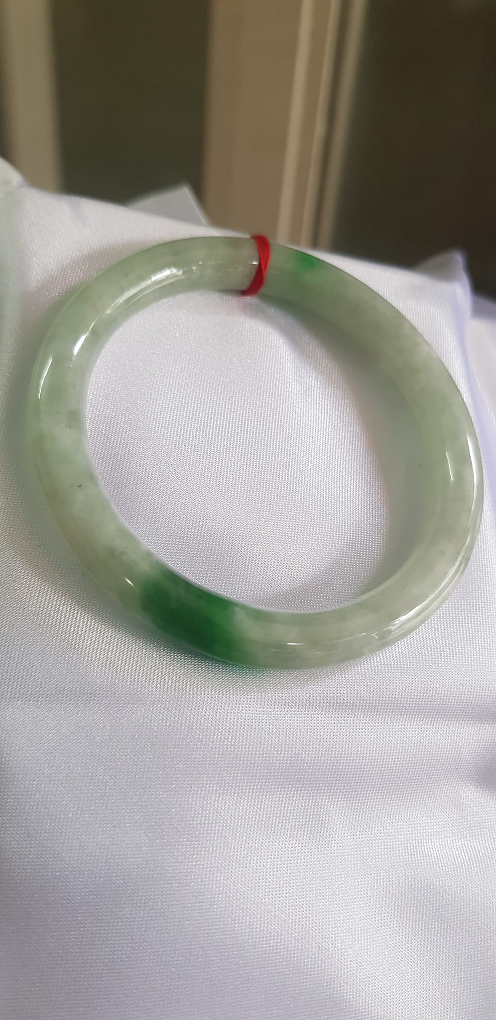 Vòng Cẩm Thạch tự nhiên mới Đậu AS Sao 52mm x cọng 7mm màu trắng bông đậu điểm lý 1 góc đẹp Nữ 50kg - 56kg đeo ạ