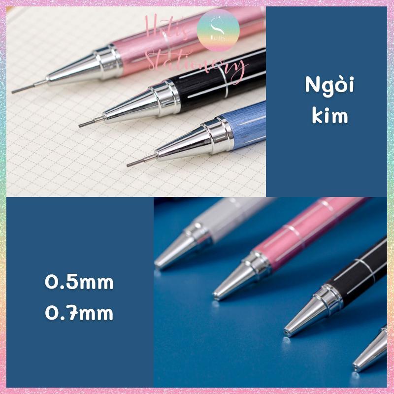 Bút chì bấm kim ngòi 0.5/ 0.7mm, thân bút bằng kim loại có kẻ rãnh sọc