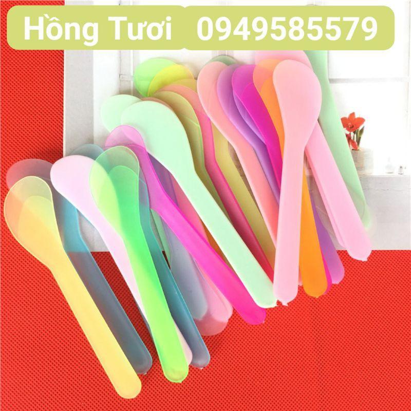 Combo 100 muỗng múc kem, quét mặt nạ