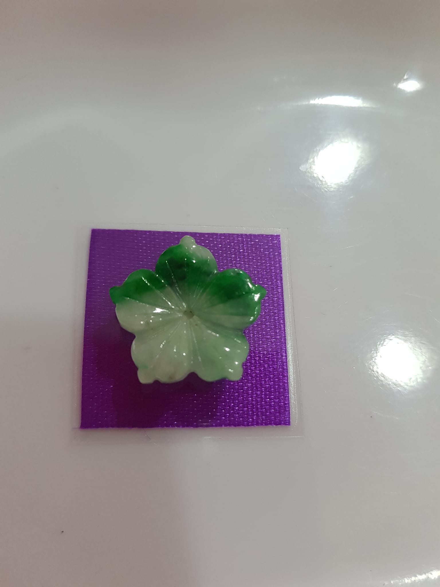 Mặt Dây Chuyền Bông Hoa Mai Mới Đẹp Trắng Xanh Lý nửa vầng trăng Size 18mm x dầy 3mm Đá cẩm thạch tự nhiên sáng bóng đẹp nữ bọc vàng đeo sang đẹp lắm ạ