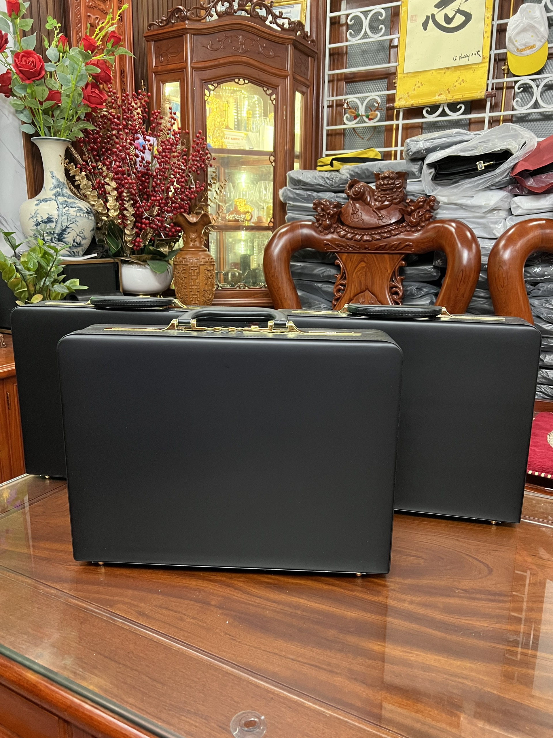 CẶP SỐ ĐỰNG TÀI LIỆU SIZE ĐẠI MÀU ĐEN RỘNG RÃI & CÓ THỂ MỞ RỘNG 704