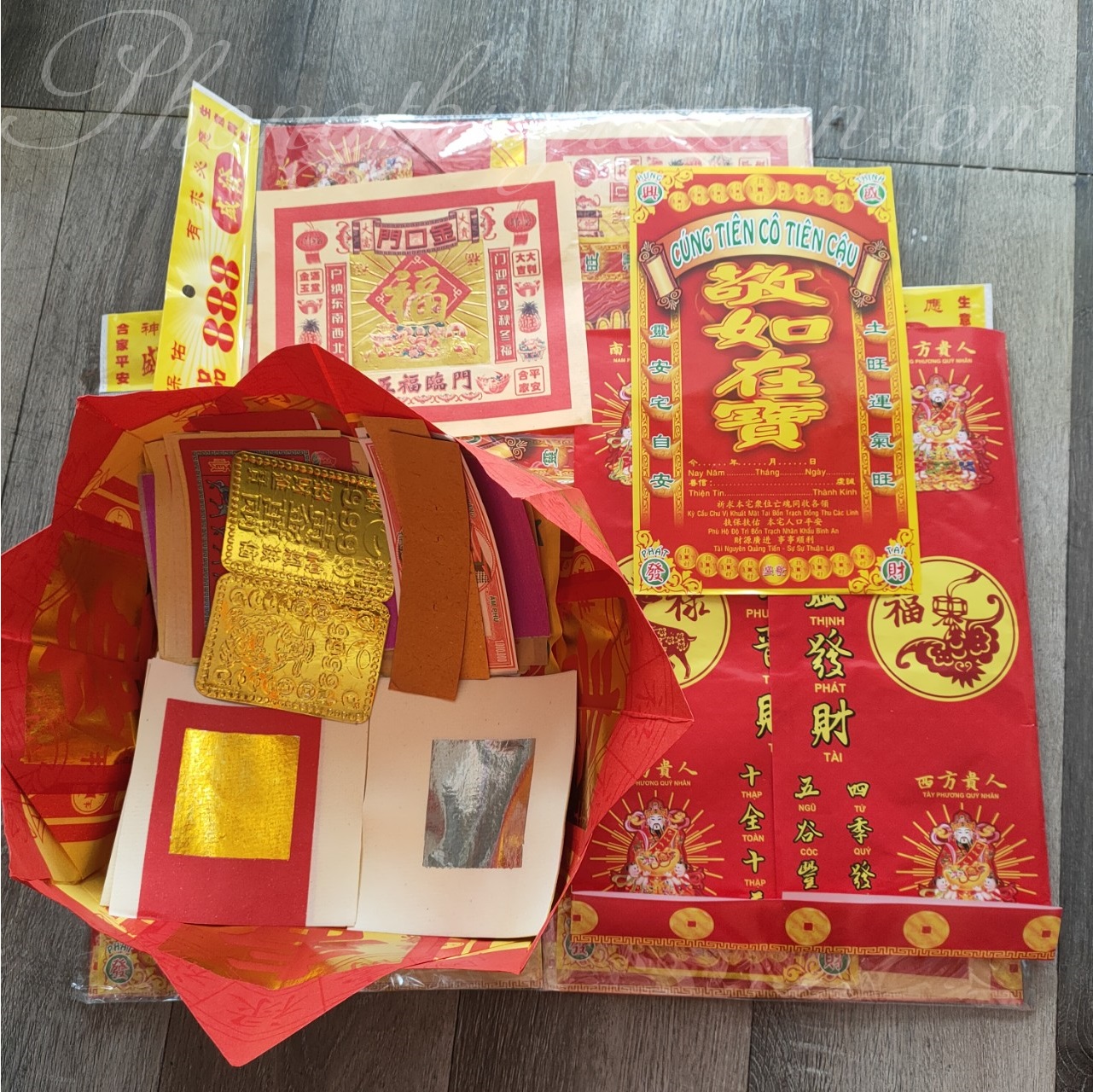 Bộ giấy cúng Tiên Cô Tiên Cậu thờ cúng.