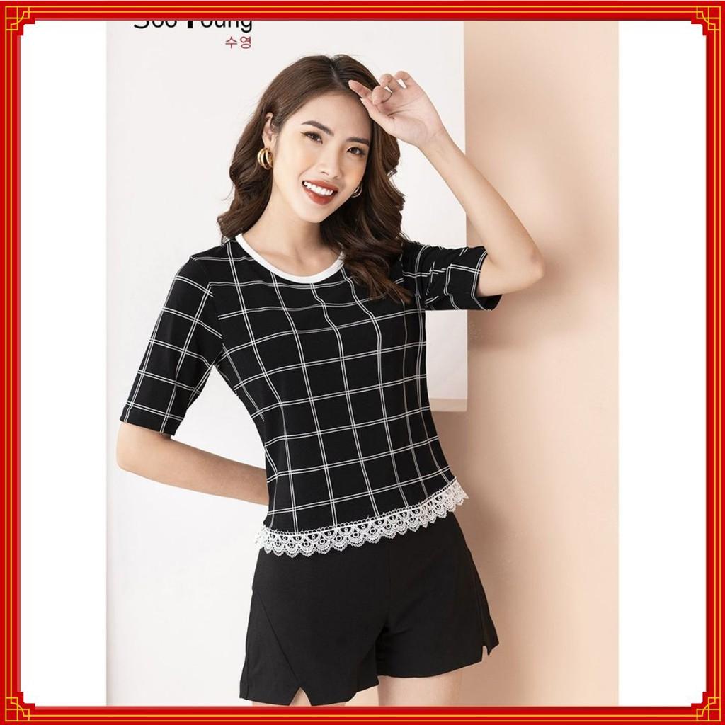 Áo thun kẻ đen cổ tròn phối ren gấu tay lỡ-SooYoung