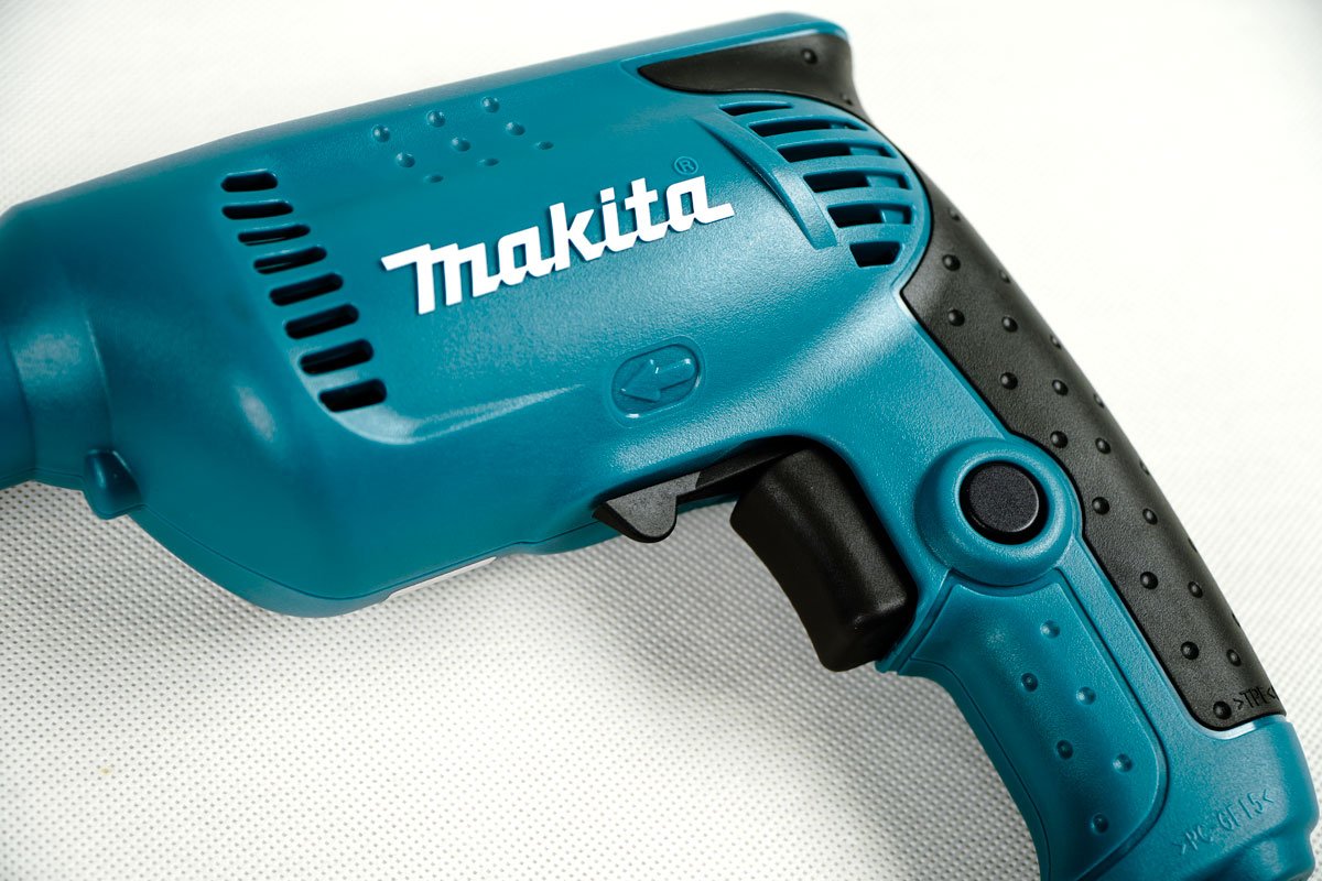 Máy khoan tự động Makita 10li- 6413