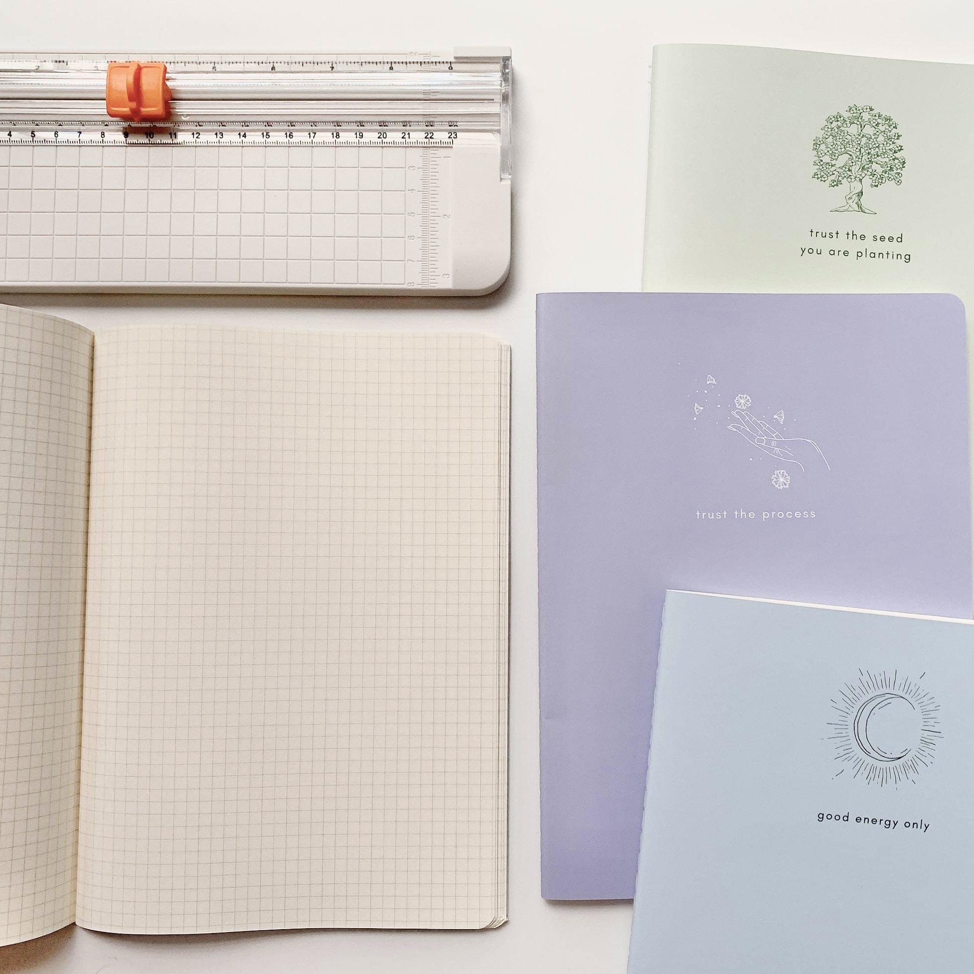 Vở may gáy kẻ ngang, vở caro ô vuông size B5, Green Pastel Notebook, Tập viết bài học sinh ruột dot grid, line kẻ dòng, sổ tay nhật kí