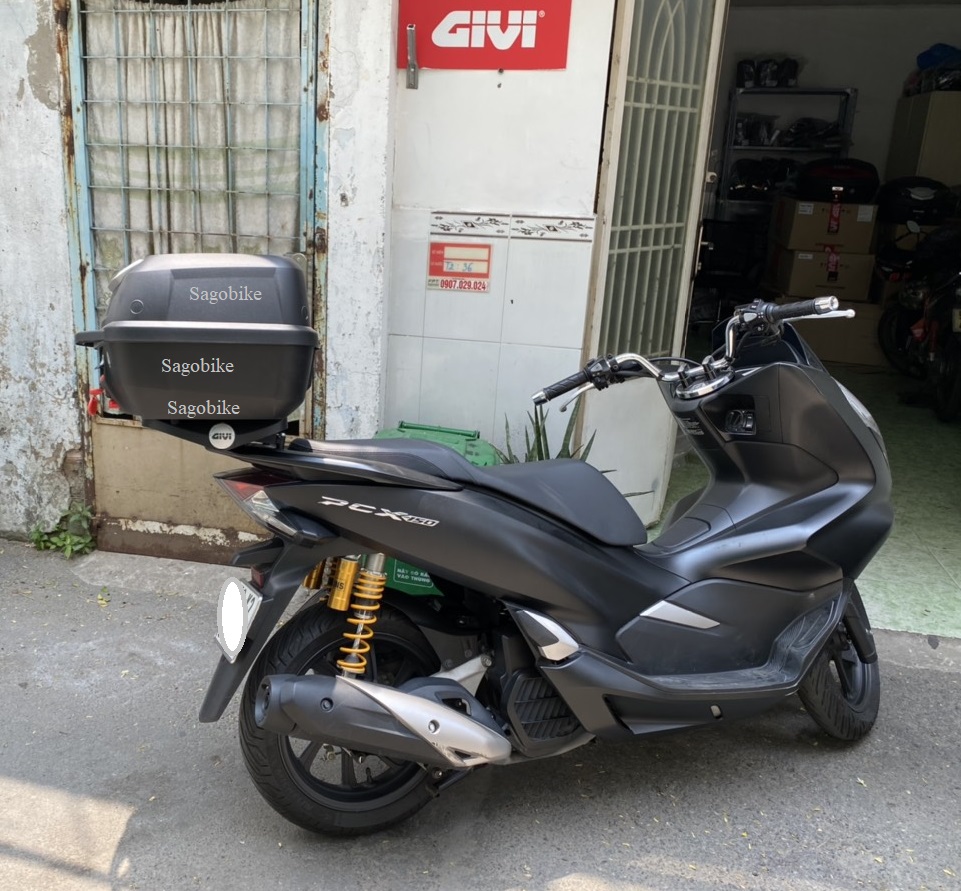 Thùng Givi E43NTL và baga givi SRV PCX, cả bộ thùng lắp cho xe PCX