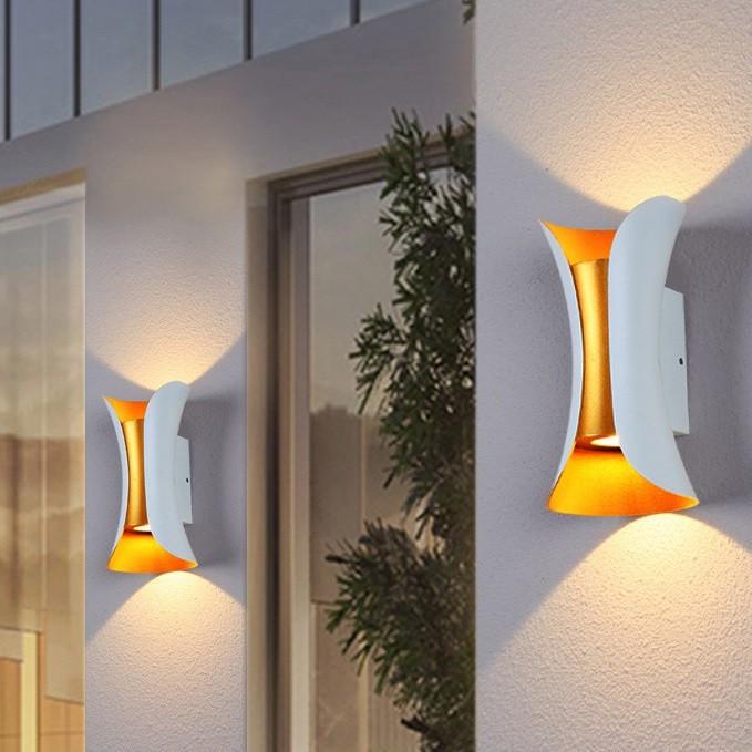 Đèn tường bóng LED chiếu sáng hai chiều trang trí nội thất sang trọng, hiện đại.