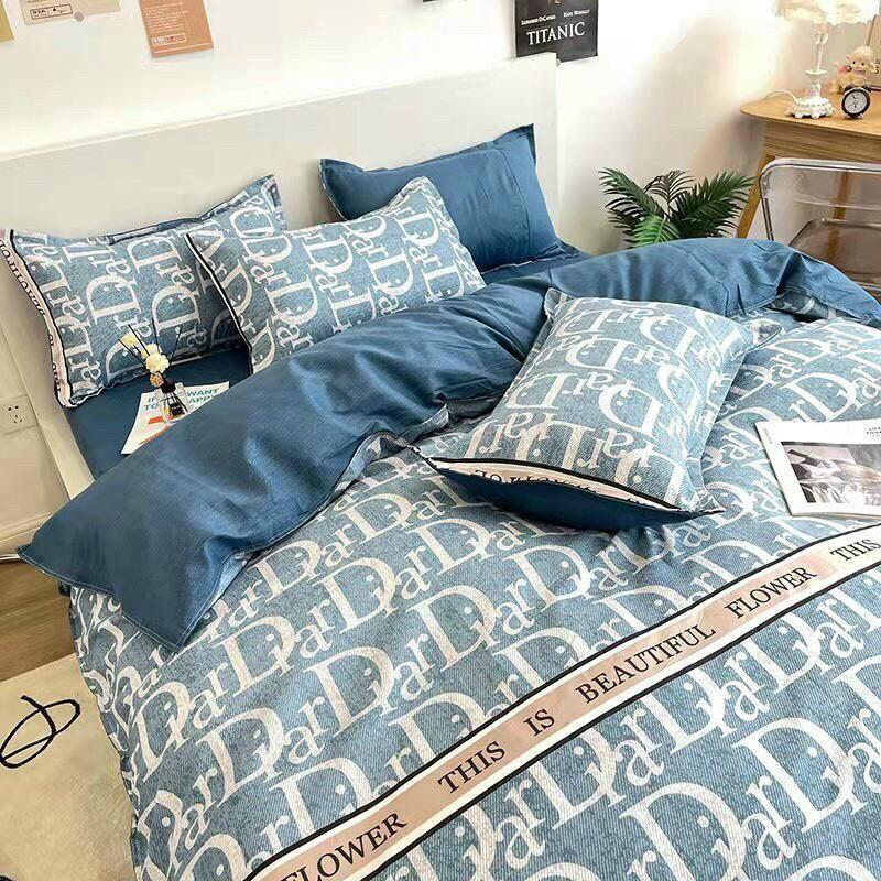 Bộ chăn ga gối Cotton poly M2T bedding gồm vỏ chăn mền, drap ga giường và 2 vỏ gối họa tiết chữ D xanh