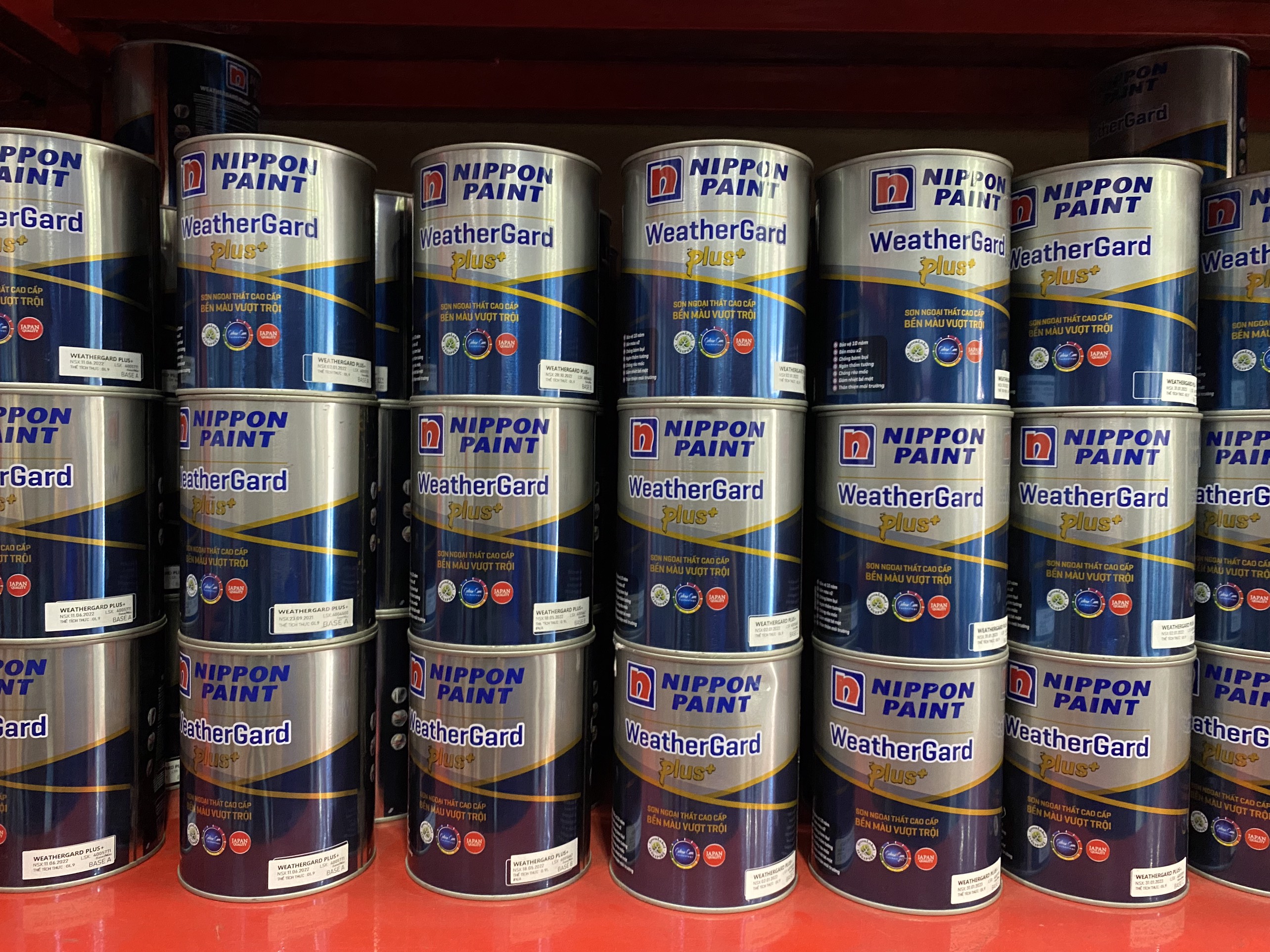 Sơn ngoại thất Cao Cấp WeatherGard Plus+ có độ bền cao có khả năng chống thấm nước cao