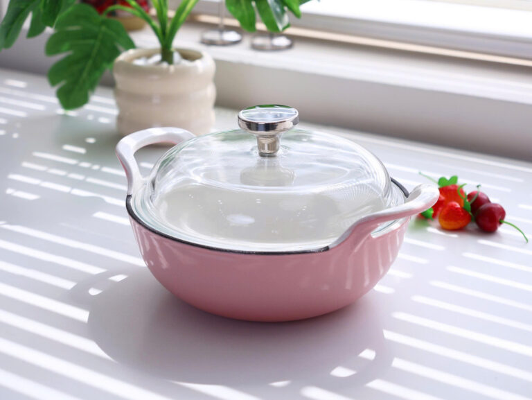 Nồi Gang Tráng Men Sứ Cao Cấp Seka SKG420 Size 20cm,Kèm Vung Kính Cao Cấp An Toàn - Hàng Chính Hãng