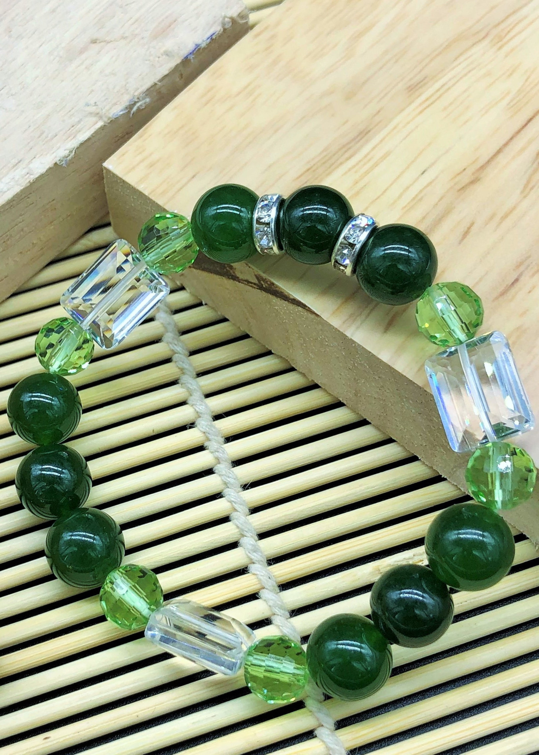 Vòng tay đá mã não tự nhiên mệnh Mộc dành cho nam và nữ - 10 li