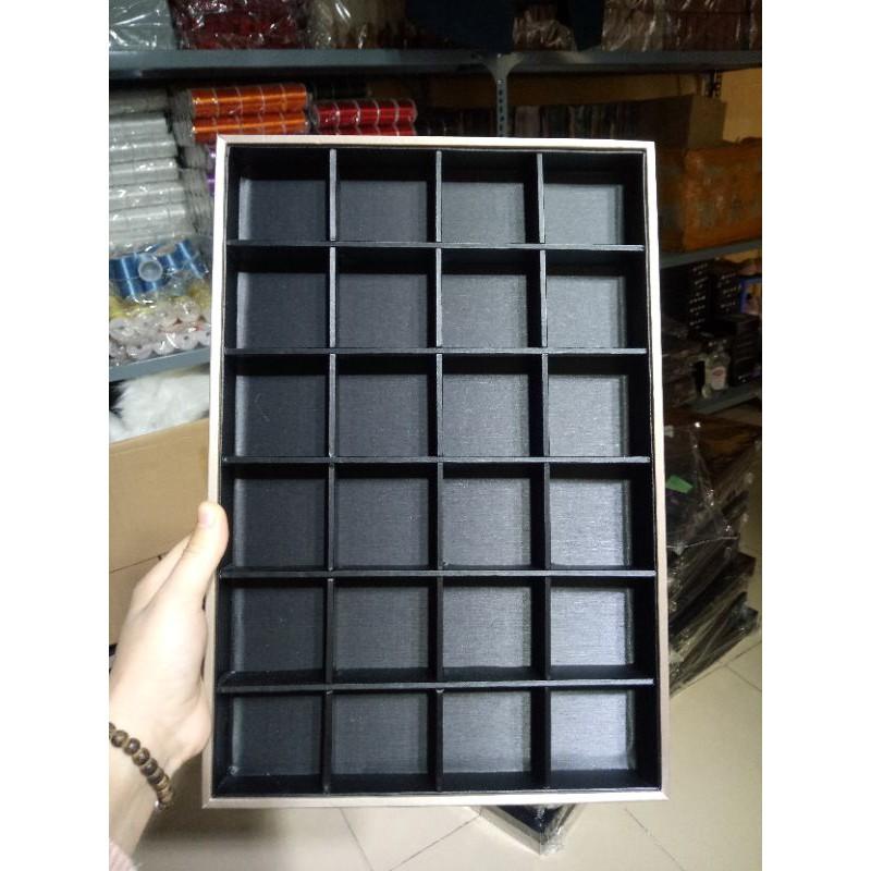 SIÊU RẺ _Khay da đen PU viền vàng đựng vòng, charm siêu đẹp, rẻ