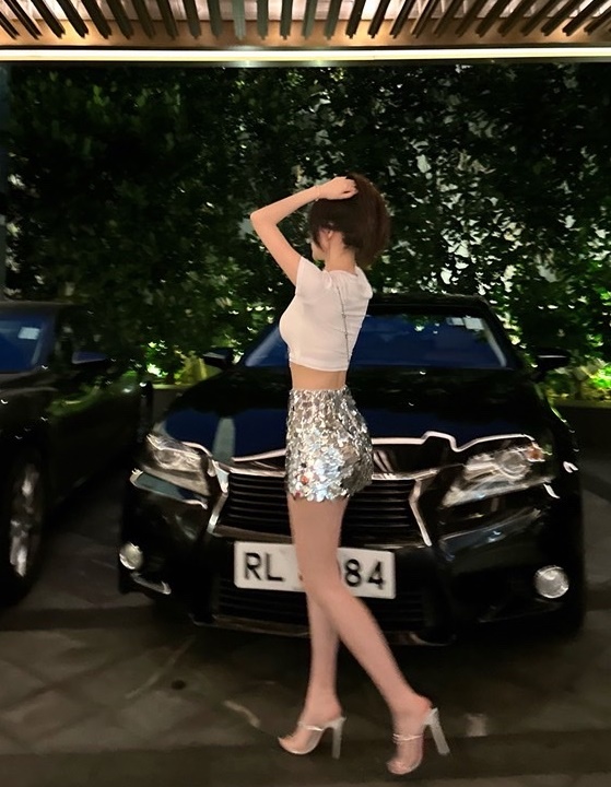 ĐẦM TIỆC SET CHÂN VÁY NGẮN ÔM BODY SEQUIN ÁNH NHŨ BẠC VẢY CÁ LẤP LÁNH BÓNG + ÁO CROPTOP THUN ĐI CHƠI DẠO PHỐ ĐI BIỂN