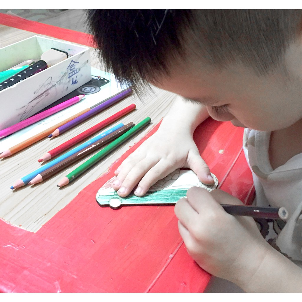 Bộ Tô màu gỗ chủ đề phương tiện giao thông tặng kèm đế