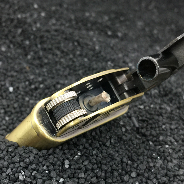 Vỏ Hột Quẹt Bật Lửa Xăng Đá Dolphin HY683 Thiết Kế Độc Lạ Sang Trọng Màu Vàng - Dùng Xăng Bấc Đá Cao Cấp