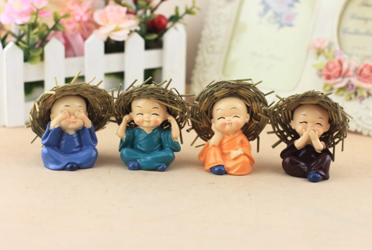 Bộ Tượng 4 Chú Tiểu Đội Nón Rơm Trang Trí Bàn Làm Việc , Để Taplo Xe Hơi  PaKaSa - Hàng chính hãng