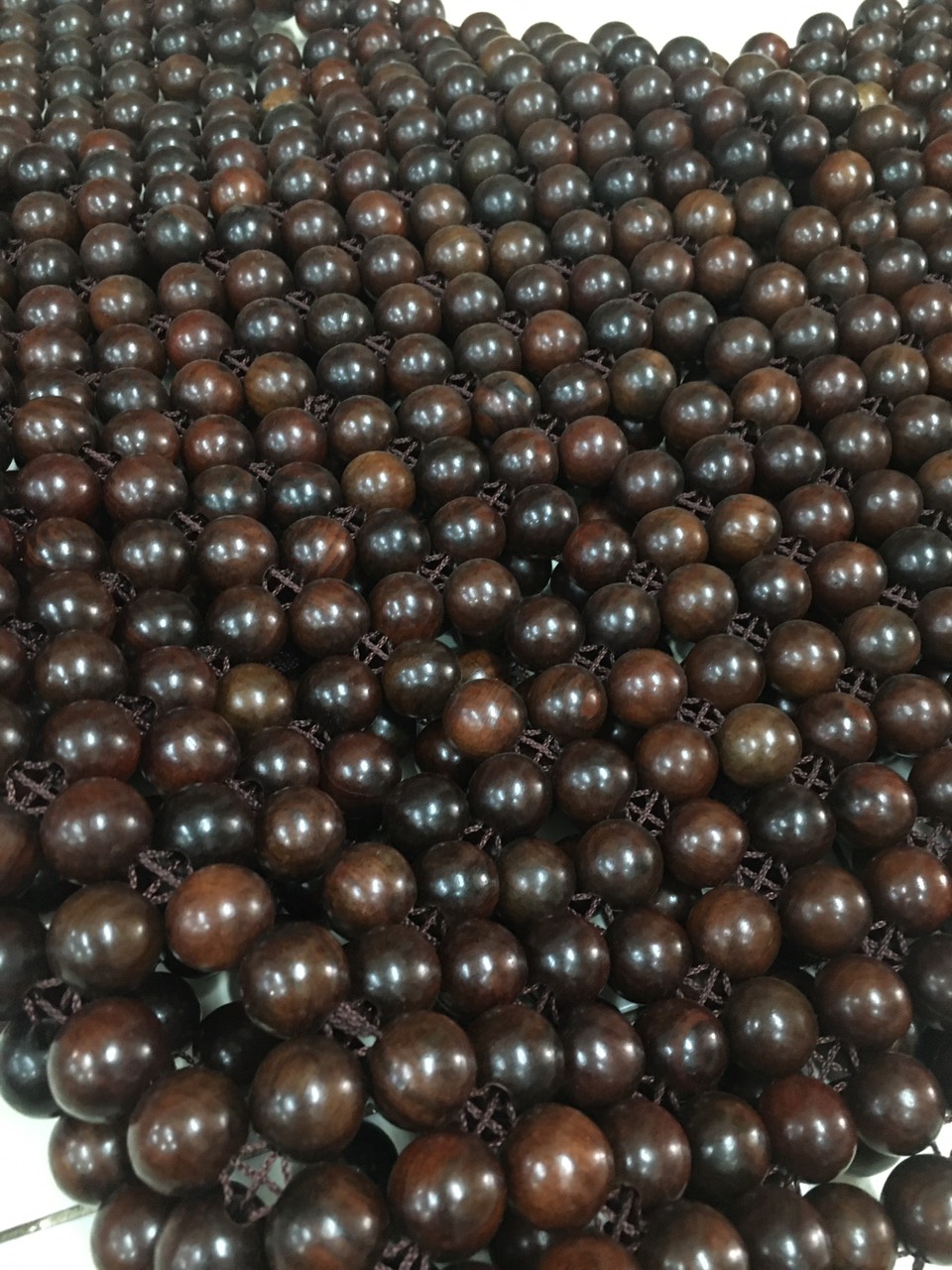 Đệm Lót Ghế Xe Ô Tô Hạt Gỗ Mun Cao Cấp Hạt 18ly ( Mian.vn )