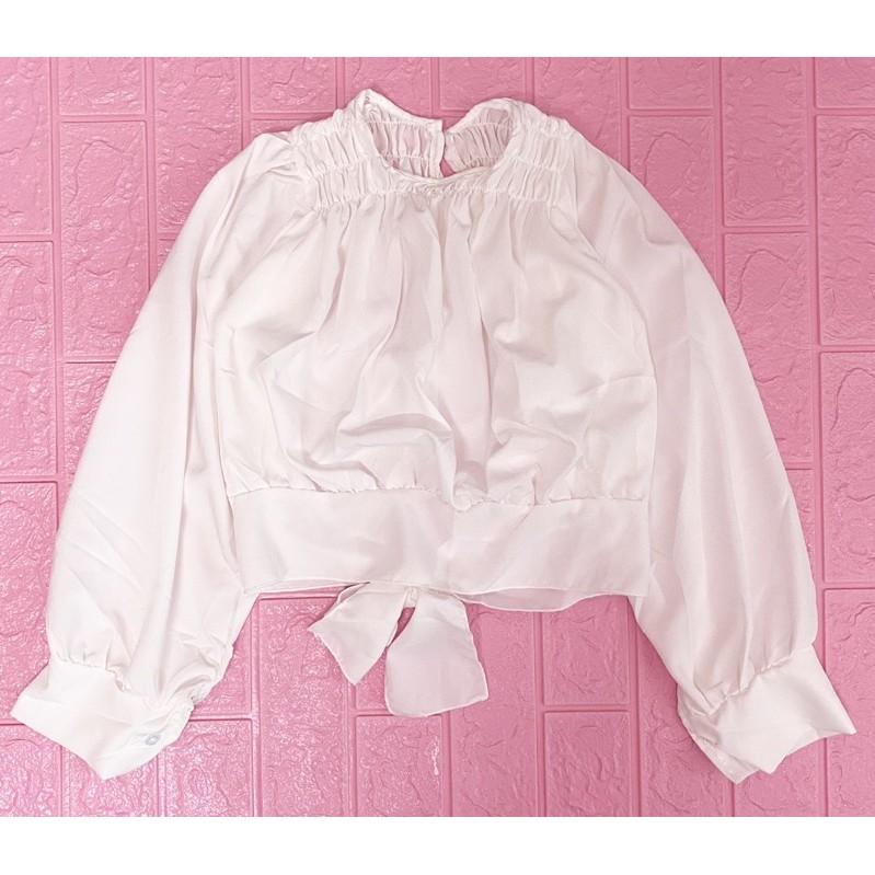 Áo croptop cột nơ sau, cổ áo có may nhún, màu hot