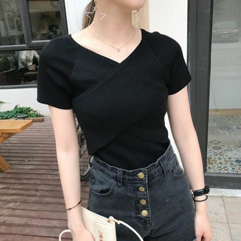 Áo thun nữ tay ngắn cổ chữ V