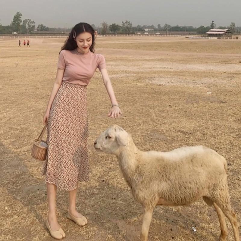 Chân váy in họa tiết hoa/ Áo thun ngắn tay màu trơn ôm dáng thời trang cho nữ