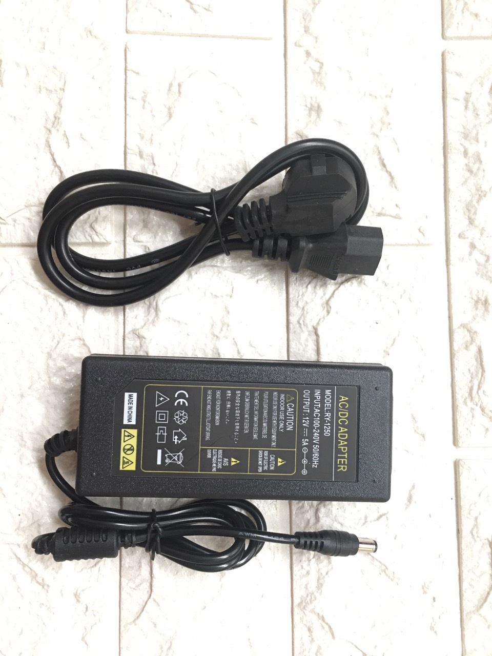 Bộ chuyển đổi nguồn 220V sang 12V-5A