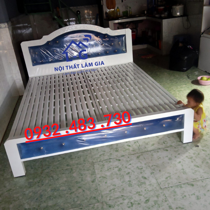 Giường sắt hộp cao cấp 5x10 bọc nệm nhung sang trọng 1m8x2m