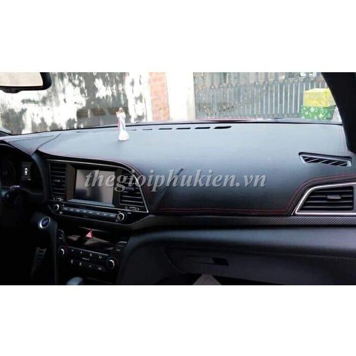 Thảm da Taplo Hyundai Santafe 2019 vân Carbon cao cấp