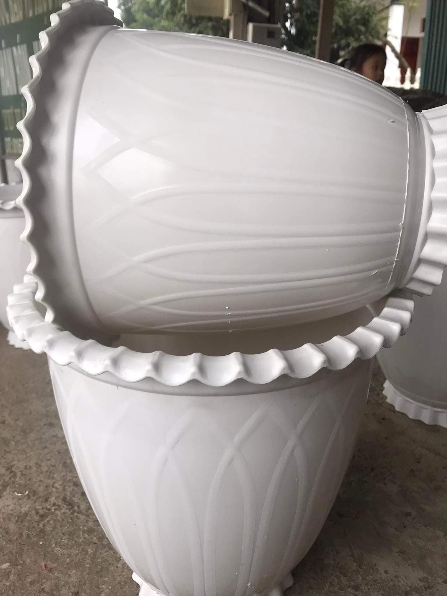 CHẬU NHỰA VÀNH SÓNG TRỒNG HOA- CÂY - CẢNH KT 28X 31X17 Cm