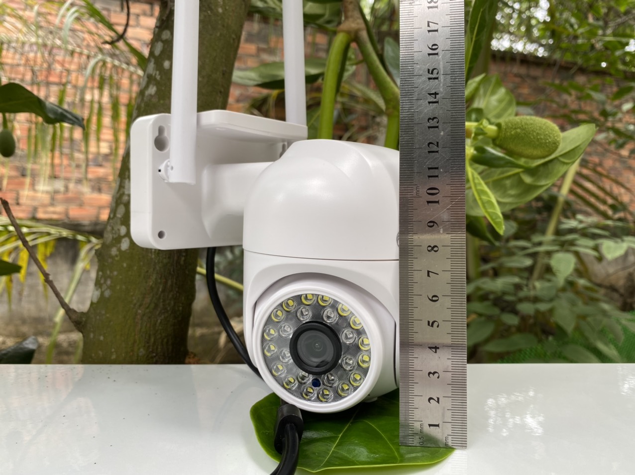 Camera IP không dây ngoài trời Yoosee PTZ 2 Râu FullHD 1080P đàm thoại 2 chiều, xoay 360 phát hiện chuyển động 10 đèn LED Flash và hồng ngoại - Phiên bản 2020 Hàng Nhập Khẩu