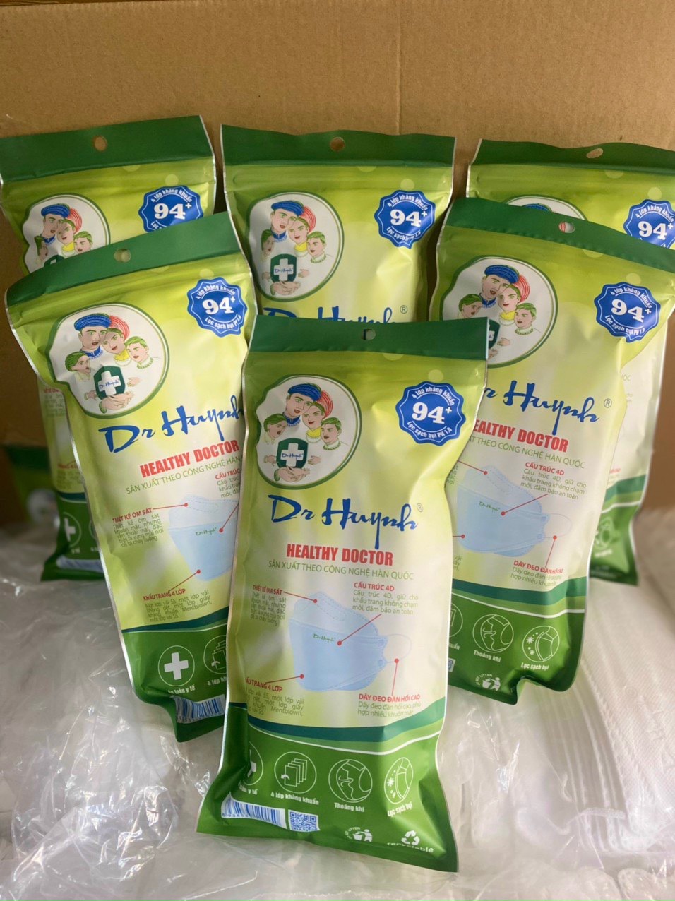 Khẩu trang 4 lớp KF94 kháng khuẩn, chống bụi mịn, công nghệ 4D Hàn Quốc