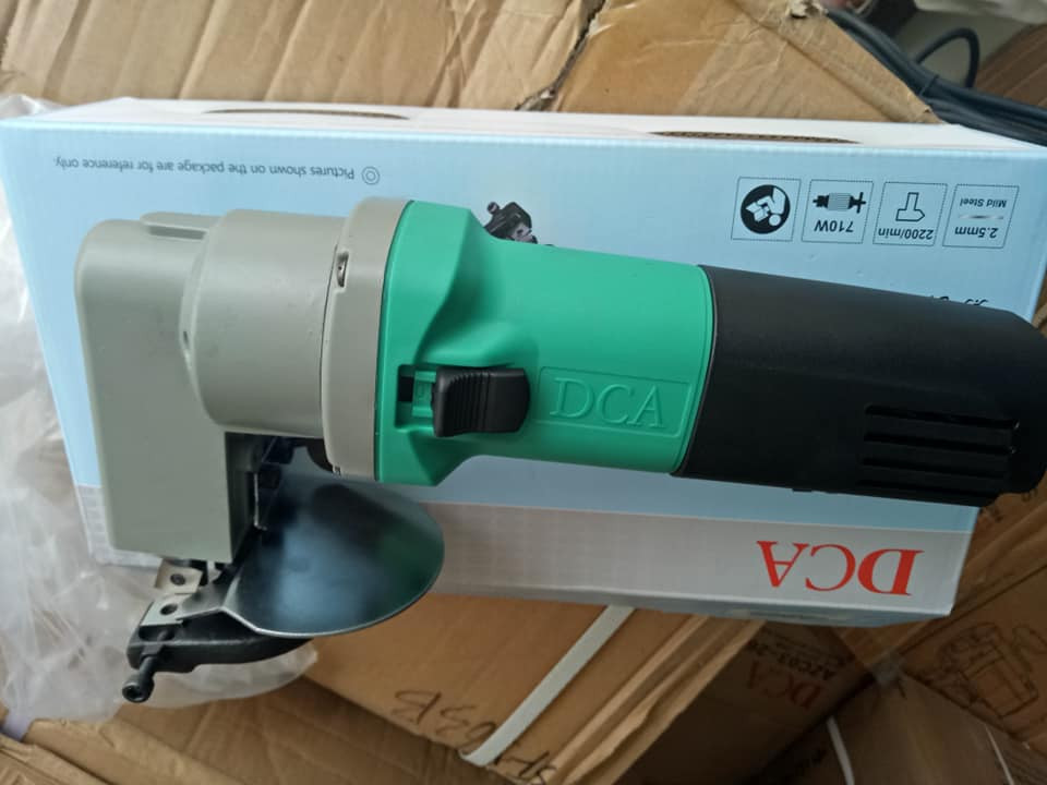 2.5mm Máy cắt tôn 710W DCA AJJ25